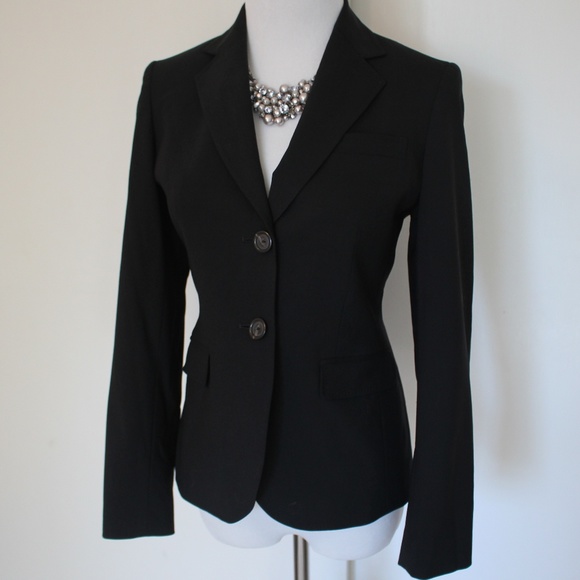 Banana Republic Jackets & Blazers - BANANA REPUBLIC Size 2P Black Suit Blazer Jacket